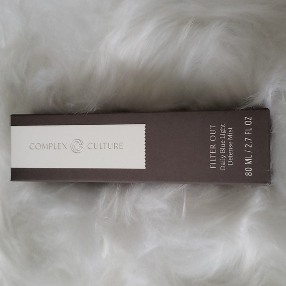 Makeup - Picture 2 of 10